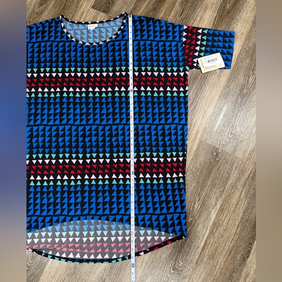 NWT Lularoe Irma Hi Lo Tunic Blouse Black Blue Red Triange design geometic sz:XL - Picture 3 of 4